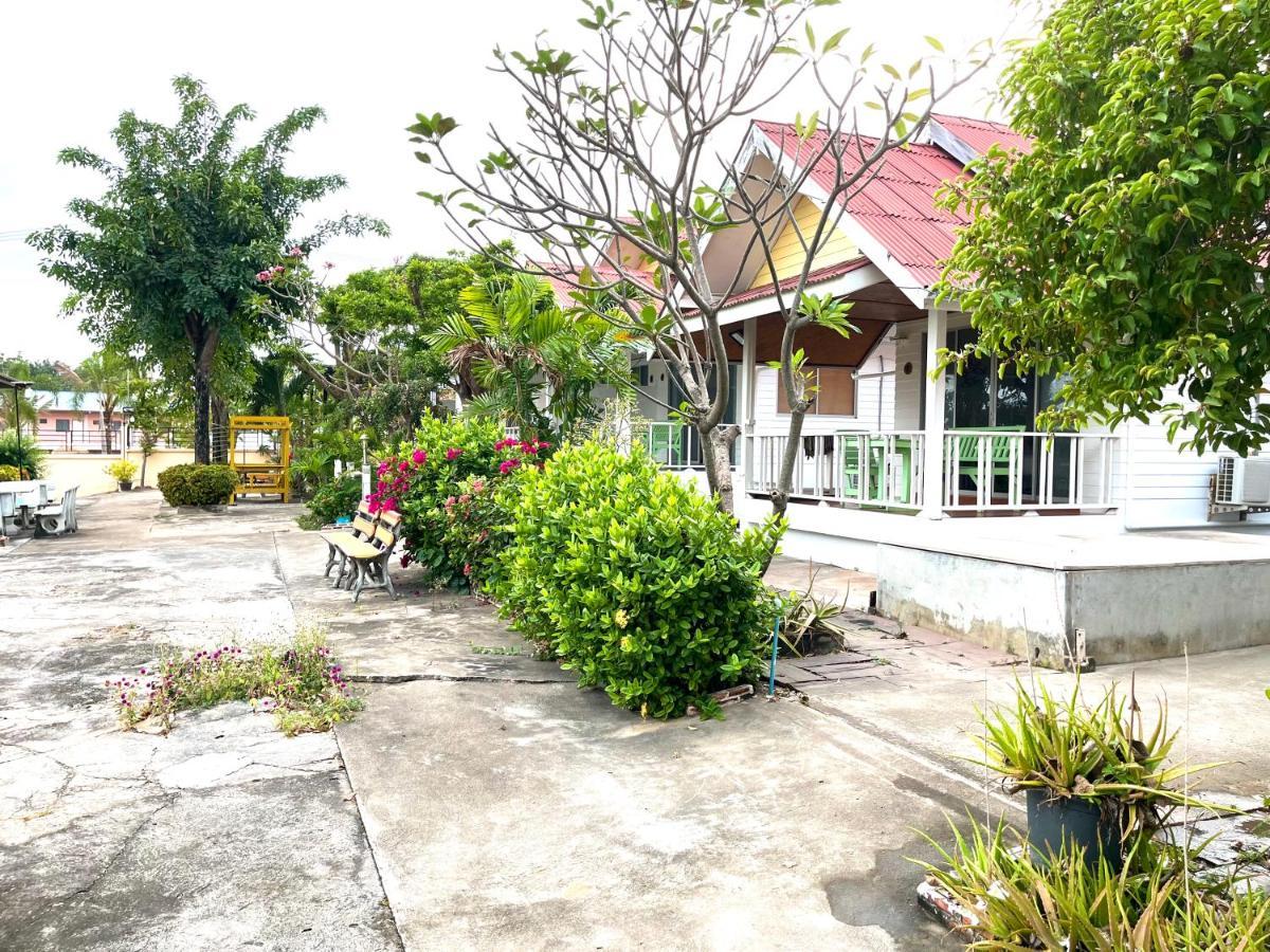 Insook Ko Larn Resort Kültér fotó