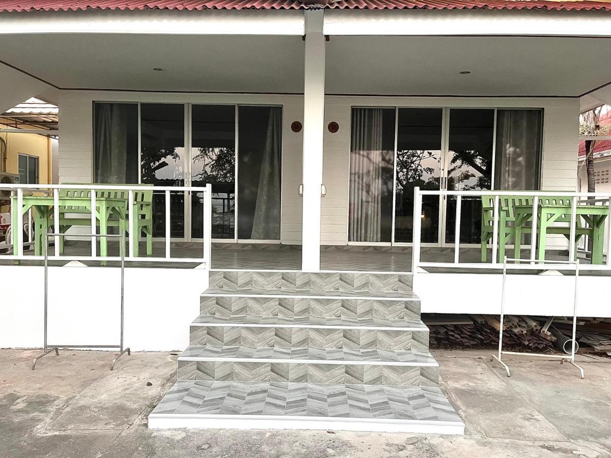 Insook Ko Larn Resort Kültér fotó