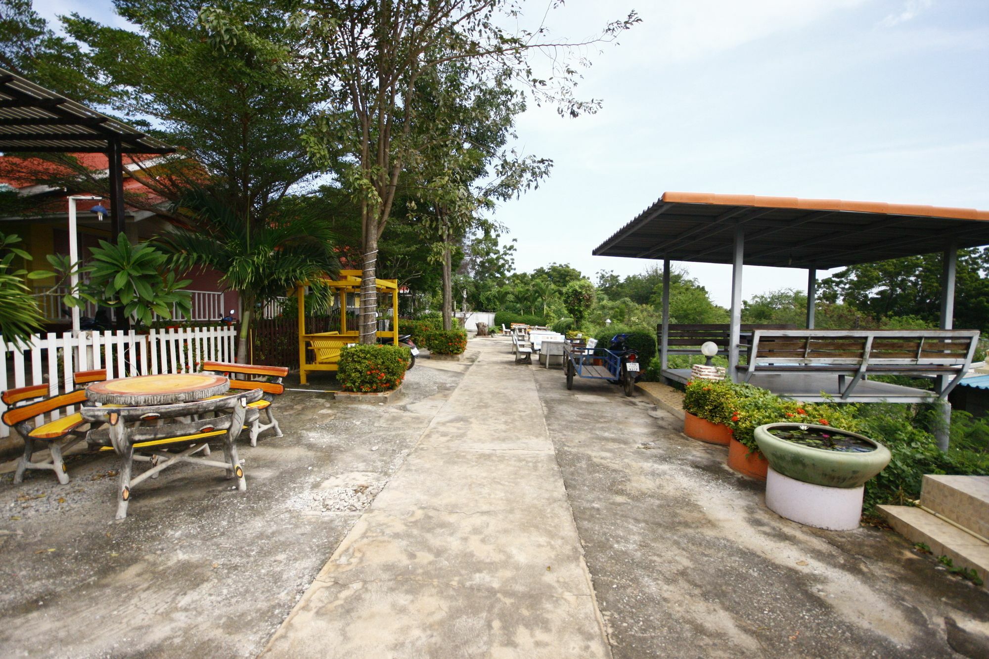 Insook Ko Larn Resort Kültér fotó